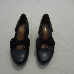 Women's Earthy Shoes size 7B